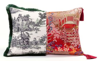 Hybrid Pillows Kissen von Seletti: Dekokissen mit zwei unterschiedlichen Mustern und Zierfransen.